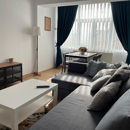 Apartament Cina Husi Buitenkant foto