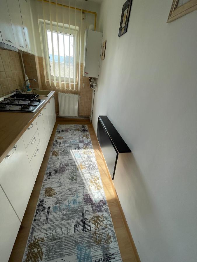 Apartament Cina Husi Buitenkant foto