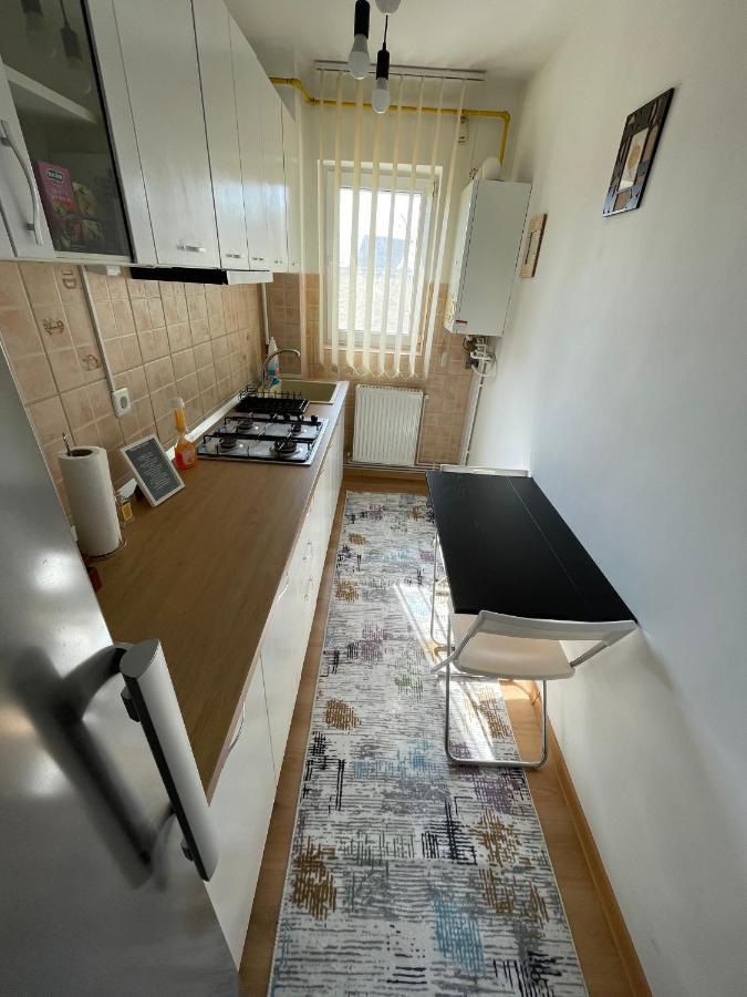 Apartament Cina Husi Buitenkant foto
