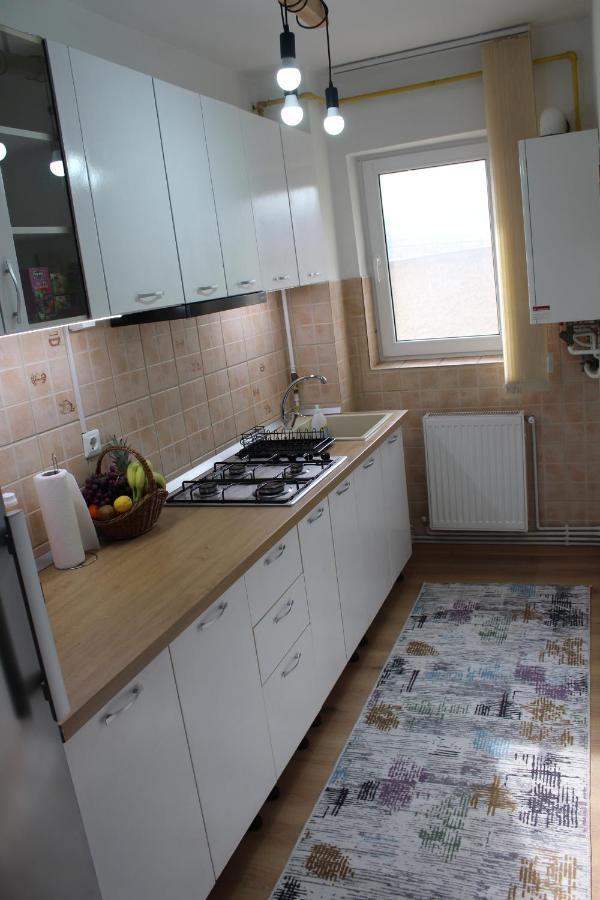 Apartament Cina Husi Buitenkant foto